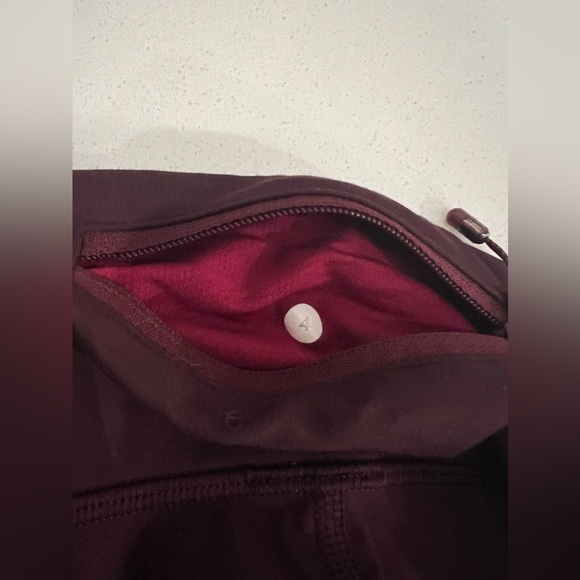 Lululemon leggings, size 4 - Picture 12 of 12